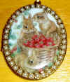 cameo_locketPearl-BunBerry.jpg (58556 bytes)