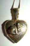 locket_heart_hunchBun.jpg (64912 bytes)